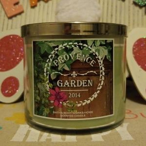 BATH AND BODY WORKS 3 WICK CANDLE